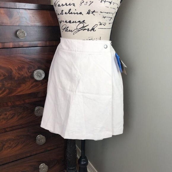 Columbia Dresses & Skirts - NWT Columbia World Traveler Beige Skort 6